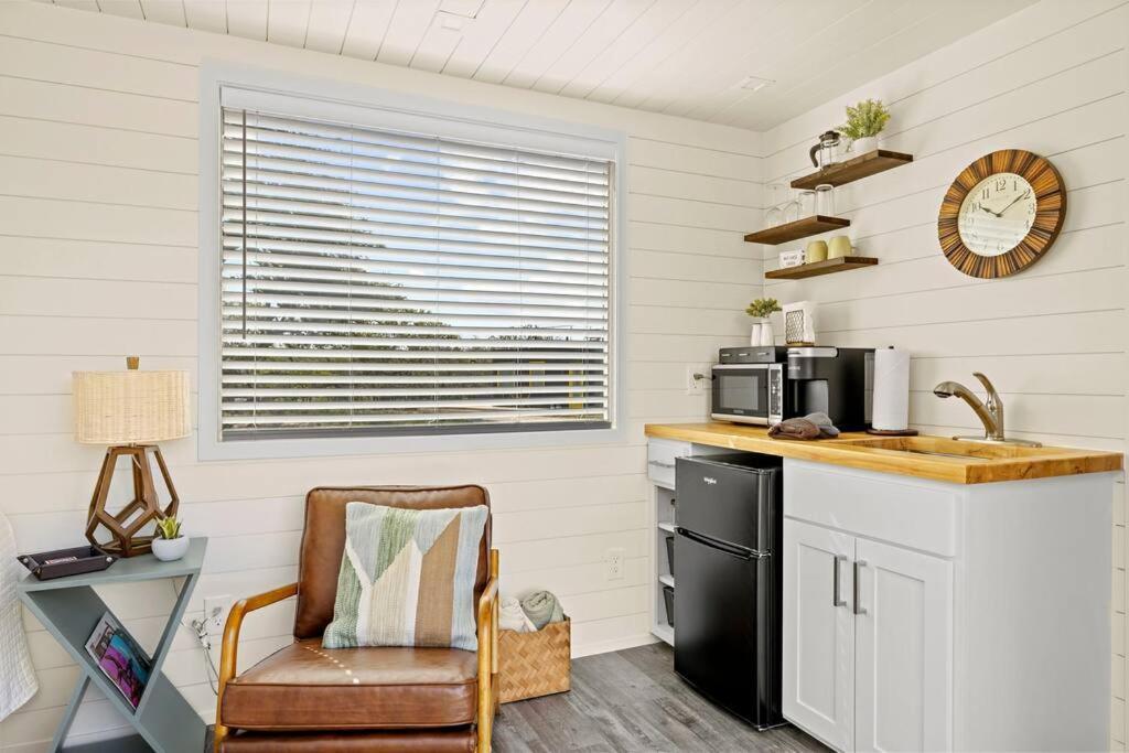 New The Sunset Luxury Container Home Fredericksburg Exterior photo